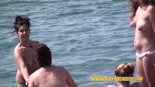 Nude Beach Exhibitionists Voyeur Babes Close-Up Outdoor Video