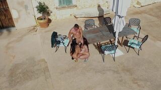 Two Hot Girls Let Themselves Be Pampered Outdoors - DeutscheOmas