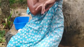 Desi Indian Milf Show Her Amazing Big Boobs And Pussy While She Bathing