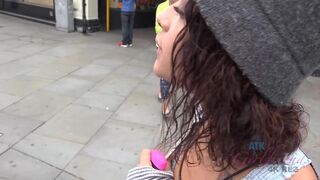 Virtual Vacation London Holly Hendrix 3/6