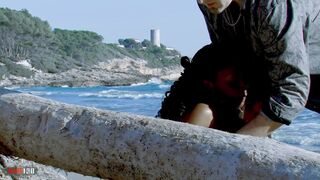 Ebony Whore Hard Fucked On The Beach