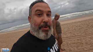 Fille Bahianaise S Etale Sur La Plage Pendant La