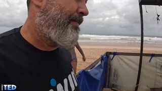 Fille Bahianaise S Etale Sur La Plage Pendant La