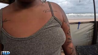 Fille Bahianaise S Etale Sur La Plage Pendant La