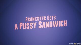 Prankster Gets A Pussy Sandwich With Daya Knight, Dee Williams, Jimmy Michaels - Brazzers